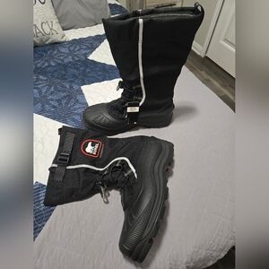 Men's SOREL Snow Boots Alpha Pac  XT Black, Red Quartz (Size 10) Waterproof